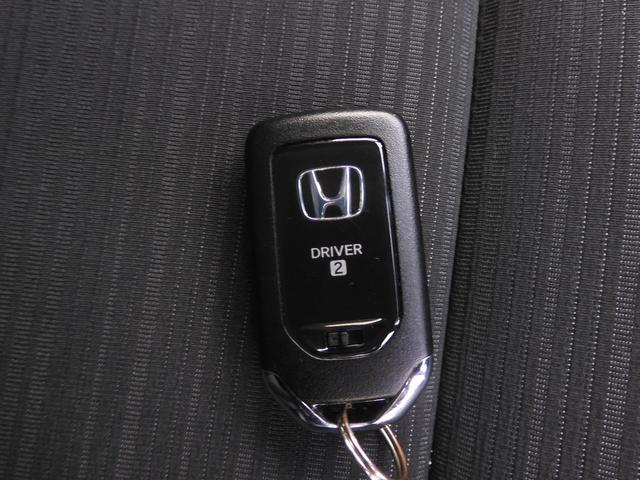 ＷＲ－Ｖ Ｚブラックスタイル　９インチ純正ナビ　フロントドラレコ　ＥＴＣ　ＬＥＤヘッドライトＬＥＤフォグライト　１７インチアルミホイール　パドルシフト　本革巻ステアリング　コンビシー　パーセルカバー　７インチ　デジタルメーター（25枚目）