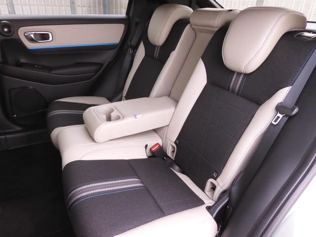 ヴェゼル e:HEVZ・PLaYパッケージ デモカー 9インチナビ 全周囲カメラ ドラレコ ETC2.0対応 アダプティブクルーズコントロール シートヒーター Bluetooth LEDヘッドライト 減速セレクター 純正アルミホイール 禁煙車(10枚目)