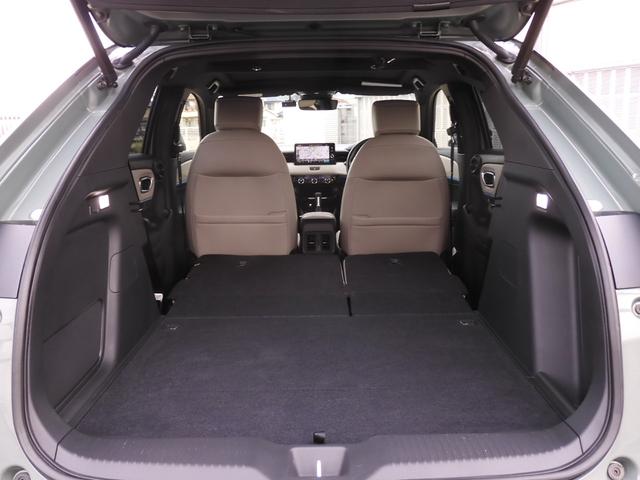 ヴェゼル e:HEVZ・PLaYパッケージ デモカー 9インチナビ 全周囲カメラ ドラレコ ETC2.0対応 アダプティブクルーズコントロール シートヒーター Bluetooth LEDヘッドライト 減速セレクター 純正アルミホイール 禁煙車(12枚目)