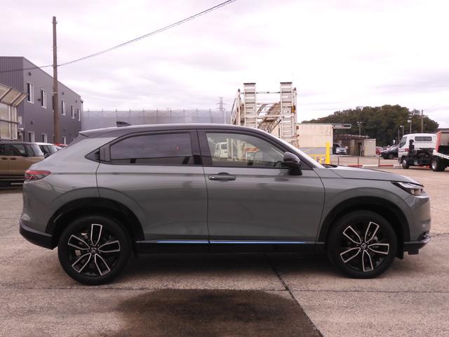 ヴェゼル e:HEVZ・PLaYパッケージ デモカー 9インチナビ 全周囲カメラ ドラレコ ETC2.0対応 アダプティブクルーズコントロール シートヒーター Bluetooth LEDヘッドライト 減速セレクター 純正アルミホイール 禁煙車(25枚目)