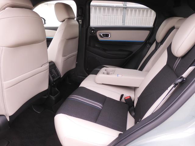 ヴェゼル e:HEVZ・PLaYパッケージ デモカー 9インチナビ 全周囲カメラ ドラレコ ETC2.0対応 アダプティブクルーズコントロール シートヒーター Bluetooth LEDヘッドライト 減速セレクター 純正アルミホイール 禁煙車(39枚目)