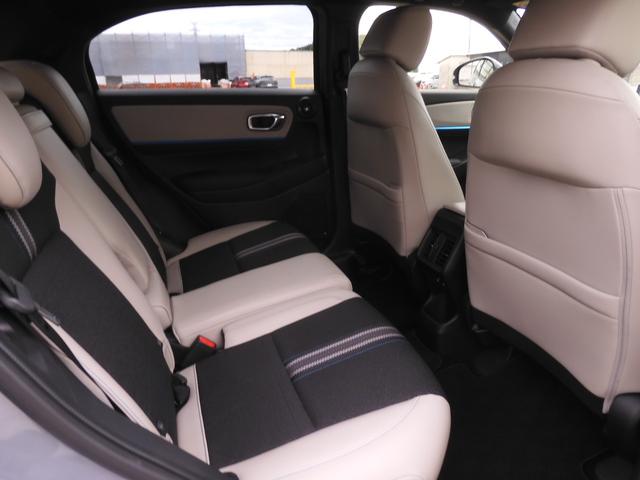 ヴェゼル ｅ：ＨＥＶＺ・ＰＬａＹパッケージ　デモカー　９インチナビ　全周囲カメラ　ドラレコ　ＥＴＣ２．０　アダプティブクルーズコントロール　シートヒーター　Ｂｌｕｅｔｏｏｔｈ　ＬＥＤヘッドライト　衝突被害軽減ブレーキ　減速セレクター　禁煙車（46枚目）