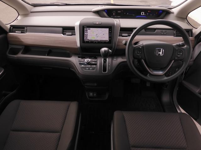 フリード G・ホンダセンシング ワンオーナー車 純正7インチナビ(VXM-224VFi) フルセグTV リアカメラ ETC(ナビ連動)衝突軽減ブレーキ 両側電動ドア シートヒーター ウォークスルー キャンプシート LEDオートライト(8枚目)