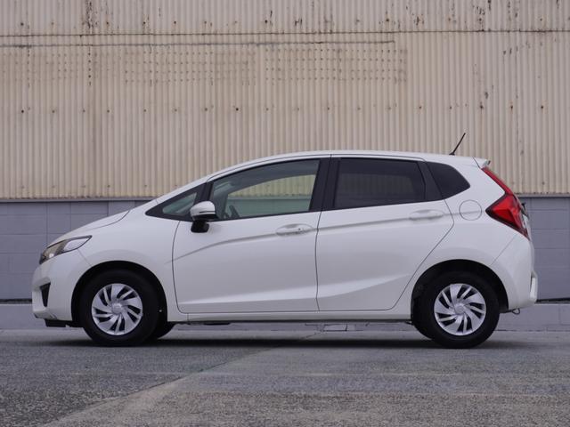 フィット 13G・Fパッケージ ワンオーナー車 純正7インチナビ(VXM-174VFXi) フルセグ リアカメラ ETC チップアップシート アイドリングストップ フロアマット CD DVD Bluetooth SD スマートキー(15枚目)