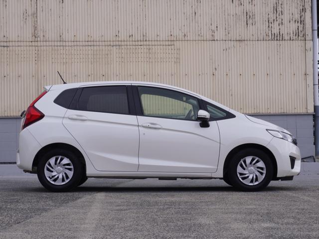 フィット 13G・Fパッケージ ワンオーナー車 純正7インチナビ(VXM-174VFXi) フルセグ リアカメラ ETC チップアップシート アイドリングストップ フロアマット CD DVD Bluetooth SD スマートキー(28枚目)