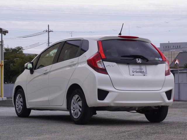 フィット 13G・Fパッケージ ワンオーナー車 純正7インチナビ(VXM-174VFXi) フルセグ リアカメラ ETC チップアップシート アイドリングストップ フロアマット CD DVD Bluetooth SD スマートキー(30枚目)