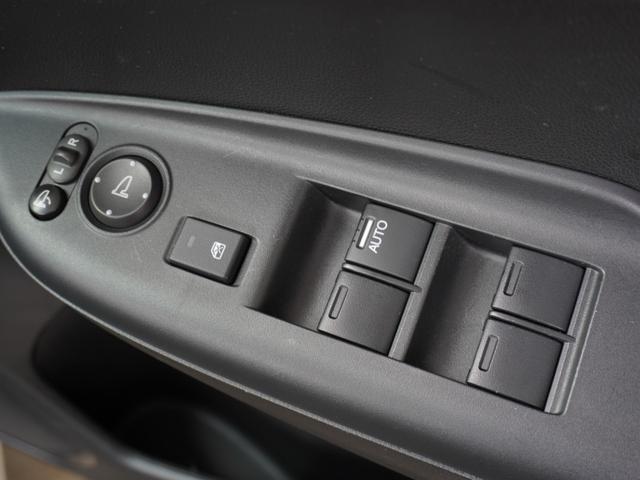 フィット 13G・Fパッケージ ワンオーナー車 純正7インチナビ(VXM-174VFXi) フルセグ リアカメラ ETC チップアップシート アイドリングストップ フロアマット CD DVD Bluetooth SD スマートキー(47枚目)