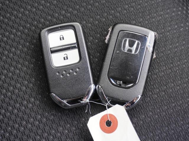 ヴェゼル Ｘ・ホンダセンシング　ワンオーナー　７インチナビ　バックカメラ　ＥＴＣ　アダプティブクルーズコントロール　シートヒーター　Ｂｌｕｅｔｏｏｔｈ　ＵＳＢ入力端子　ＣＤ　ＤＶＤ　ＬＥＤヘッドライト　衝突被害軽減ブレーキ　禁煙車（7枚目）