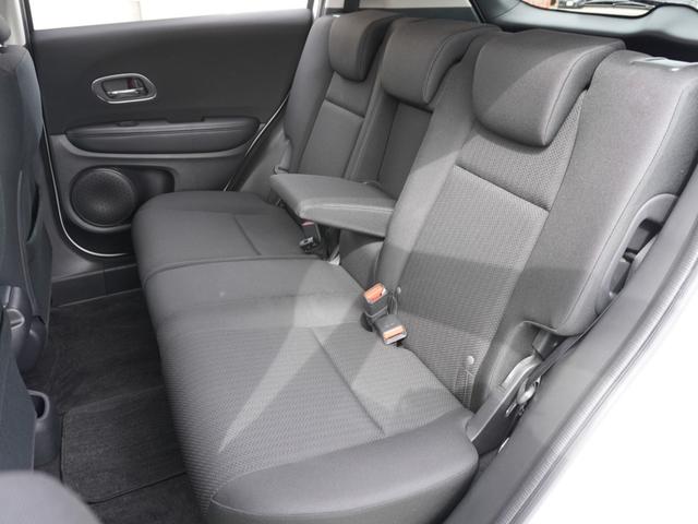 ヴェゼル Ｘ・ホンダセンシング　ワンオーナー　７インチナビ　バックカメラ　ＥＴＣ　アダプティブクルーズコントロール　シートヒーター　Ｂｌｕｅｔｏｏｔｈ　ＵＳＢ入力端子　ＣＤ　ＤＶＤ　ＬＥＤヘッドライト　衝突被害軽減ブレーキ　禁煙車（12枚目）