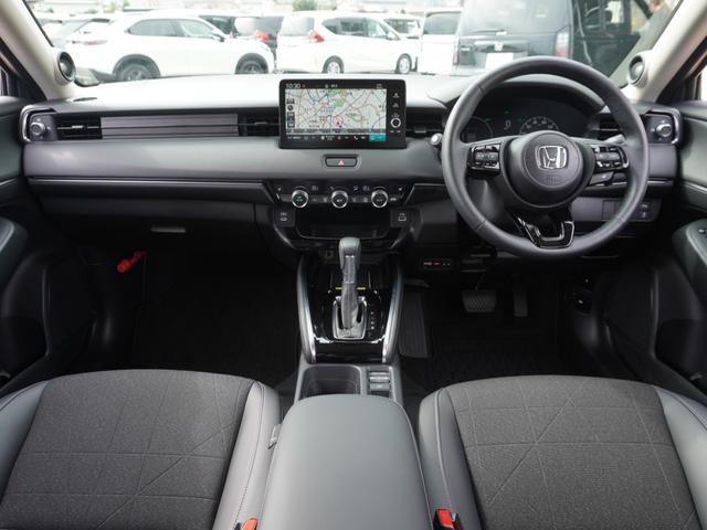 ヴェゼル e:HEVZ デモカー 9インチナビ 全周囲カメラ ドラレコ ETC2.0対応 アダプティブクルーズコントロール シートヒーター Bluetooth USB入力端子 LEDヘッドライト 衝突被害軽減ブレーキ 禁煙車(8枚目)