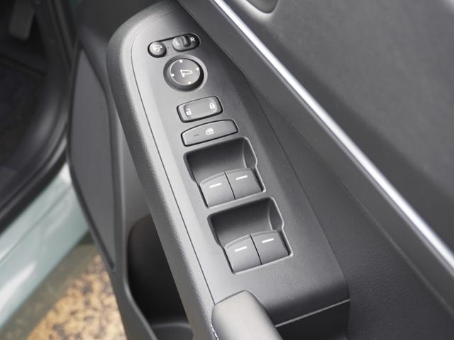 ヴェゼル e:HEVZ デモカー 9インチナビ 全周囲カメラ ドラレコ ETC2.0対応 アダプティブクルーズコントロール シートヒーター Bluetooth USB入力端子 LEDヘッドライト 衝突被害軽減ブレーキ 禁煙車(44枚目)