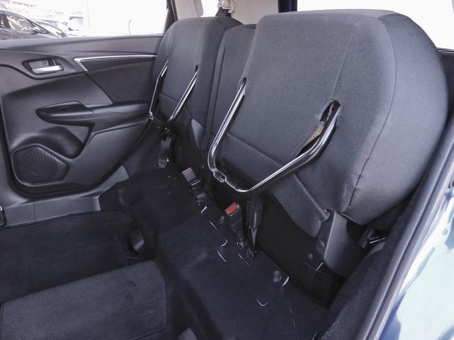 フィットハイブリッド Fパッケージ ワンオーナー車 7インチナビ(純正用品 VXM-174VFXi) バックカメラ ETC Bluetooth接続 オートエアコン スマートキー フルセグTV CD・DVD再生 盗難防止装置(11枚目)