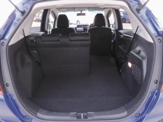 フィットハイブリッド Fパッケージ ワンオーナー車 7インチナビ(純正用品 VXM-174VFXi) バックカメラ ETC Bluetooth接続 オートエアコン スマートキー フルセグTV CD・DVD再生 盗難防止装置(43枚目)