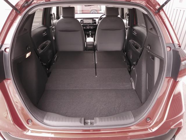 フィット e:HEVRS 元当社デモカー 9インチナビ バックカメラ ETC2.0 アダプティブクルーズコントロール Bluetooth USB入力端子 LEDヘッドライト 衝突被害軽減ブレーキ 障害物センサー 禁煙車(12枚目)