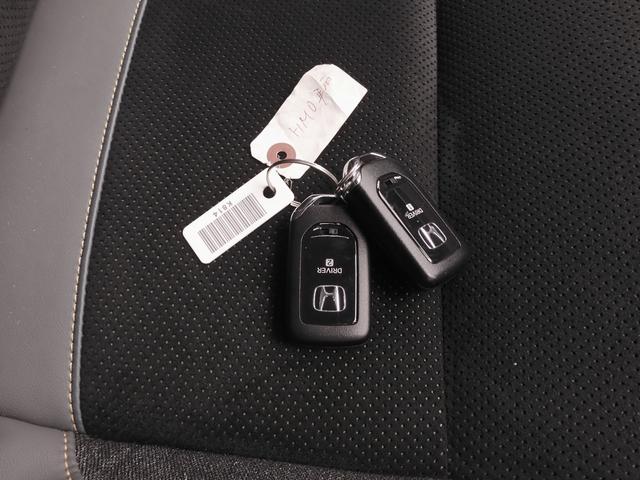 フィット e:HEVRS 元当社デモカー 9インチナビ バックカメラ ETC2.0 アダプティブクルーズコントロール Bluetooth USB入力端子 LEDヘッドライト 衝突被害軽減ブレーキ 障害物センサー 禁煙車(20枚目)