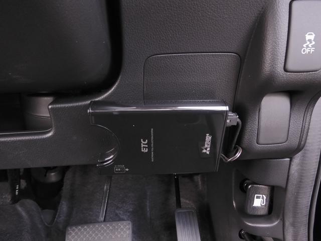 N-BOXカスタム G・Lパッケージ ワンオーナー 6.5インチメモリーナビ バックカメラ ETC 片側電動両側スライドドア ディスチャージドランプ オートエアコン ワンセグTV 純正アルミホイール 盗難防止装置 スマートキー 禁煙車(6枚目)