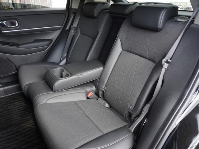 ヴェゼル ｅ：ＨＥＶＺ　ワンオーナー　９インチナビ　バックカメラ　ＥＴＣ２．０　アダプティブクルーズコントロール　シートヒーター　Ｂｌｕｅｔｏｏｔｈ　ＵＳＢ入力端子　ＬＥＤヘッドライト　衝突被害軽減ブレーキ　減速セレクター（9枚目）