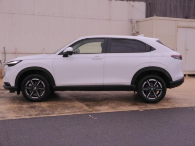 ヴェゼル ｅ：ＨＥＶＸ　ワンオーナー　８インチナビ　バックカメラ　ドラレコ　ＥＴＣ　アダプティブクルーズコントロール　Ｂｌｕｅｔｏｏｔｈ　ＵＳＢ入力端子　ＬＥＤヘッドライト　衝突被害軽減ブレーキ　純正アルミホイール　禁煙車（16枚目）