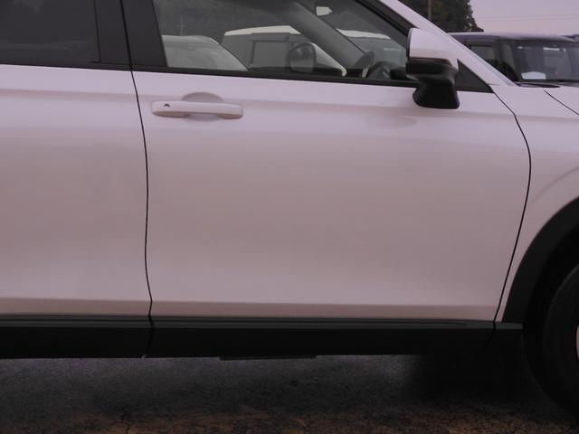 ヴェゼル ｅ：ＨＥＶＸ　ワンオーナー　８インチナビ　バックカメラ　ドラレコ　ＥＴＣ　アダプティブクルーズコントロール　Ｂｌｕｅｔｏｏｔｈ　ＵＳＢ入力端子　ＬＥＤヘッドライト　衝突被害軽減ブレーキ　純正アルミホイール　禁煙車（30枚目）