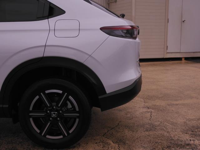 ヴェゼル ｅ：ＨＥＶＸ　ワンオーナー　８インチナビ　バックカメラ　ドラレコ　ＥＴＣ　アダプティブクルーズコントロール　Ｂｌｕｅｔｏｏｔｈ　ＵＳＢ入力端子　ＬＥＤヘッドライト　衝突被害軽減ブレーキ　純正アルミホイール　禁煙車（35枚目）