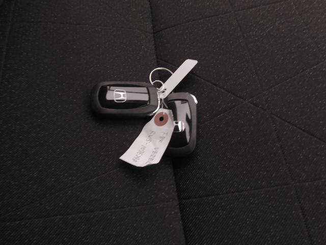 ヴェゼル ｅ：ＨＥＶＸ　ワンオーナー　８インチナビ　バックカメラ　ドラレコ　ＥＴＣ　アダプティブクルーズコントロール　Ｂｌｕｅｔｏｏｔｈ　ＵＳＢ入力端子　ＬＥＤヘッドライト　衝突被害軽減ブレーキ　純正アルミホイール　禁煙車（50枚目）