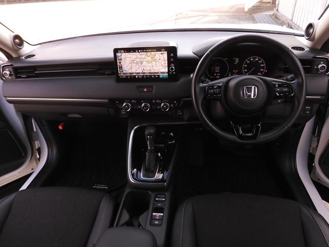 ヴェゼル ｅ：ＨＥＶＺ　ワンオーナー　９インチナビ　全周囲カメラ　ドラレコ　ＥＴＣ２．０　アダプティブクルーズコントロール　シートヒーター　Ｂｌｕｅｔｏｏｔｈ　ＵＳＢ入力端子　ＬＥＤヘッドライト　衝突被害軽減ブレーキ　禁煙車（8枚目）