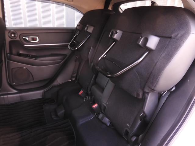 ヴェゼル ｅ：ＨＥＶＺ　ワンオーナー　９インチナビ　全周囲カメラ　ドラレコ　ＥＴＣ２．０　アダプティブクルーズコントロール　シートヒーター　Ｂｌｕｅｔｏｏｔｈ　ＵＳＢ入力端子　ＬＥＤヘッドライト　衝突被害軽減ブレーキ　禁煙車（11枚目）