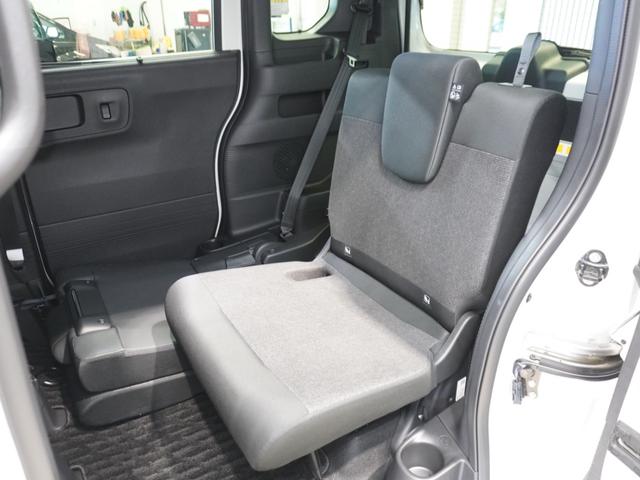 スロープ仕様車でも、ほとんど変わらない２列目シート