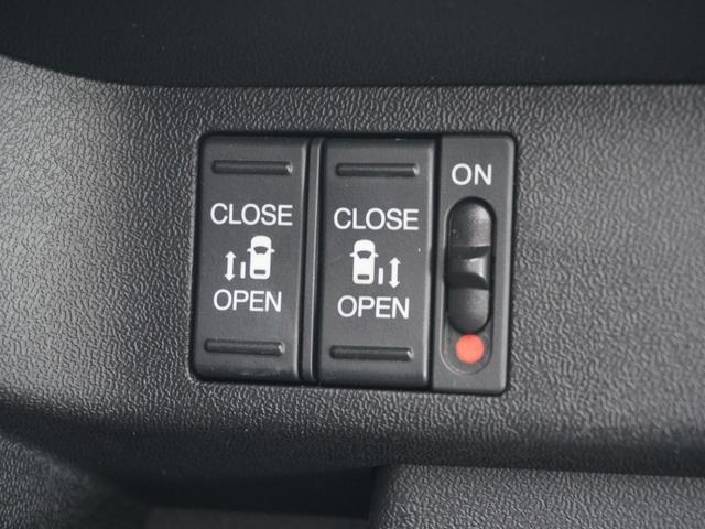 ステップワゴン G・EXホンダセンシング 9インチナビ バックカメラ ETC アダプティブクルーズコントロール 両側電動スライドドア シートヒーター フルセグ Bluetooth LEDヘッドライト 衝突被害軽減ブレーキ 純正アルミホイール(18枚目)