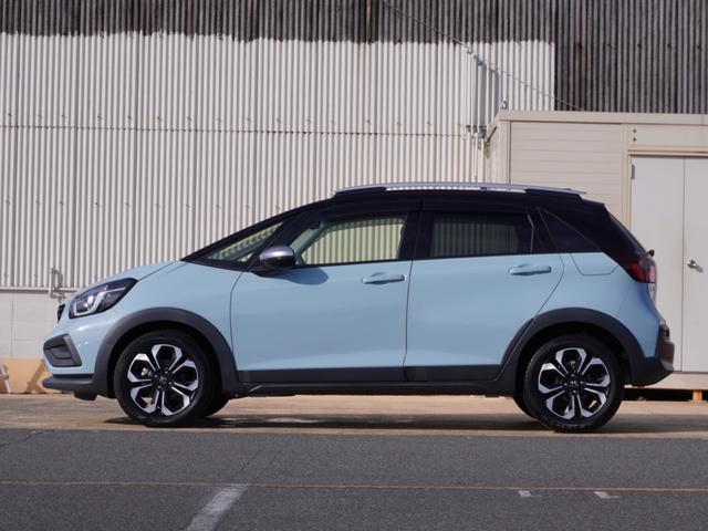 フィット ｅ：ＨＥＶクロスター　ワンオーナー　９インチナビ　バックカメラ　ドラレコ　ＥＴＣ　アダプティブクルーズコントロール　Ｂｌｕｅｔｏｏｔｈ　ＵＳＢ入力端子　ＬＥＤヘッドライト　衝突被害軽減ブレーキ　純正アルミホイール　禁煙車（17枚目）