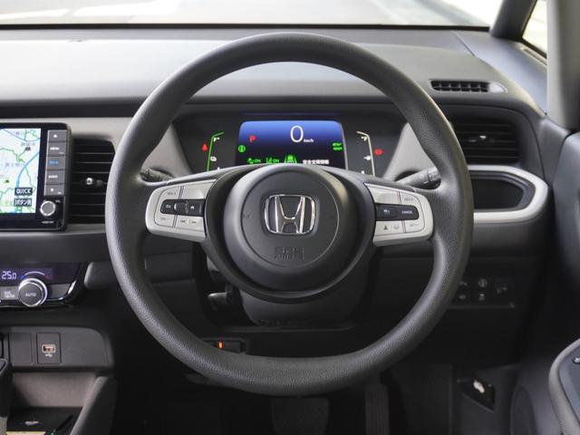 フィット ｅ：ＨＥＶクロスター　ワンオーナー　９インチナビ　バックカメラ　ドラレコ　ＥＴＣ　アダプティブクルーズコントロール　Ｂｌｕｅｔｏｏｔｈ　ＵＳＢ入力端子　ＬＥＤヘッドライト　衝突被害軽減ブレーキ　純正アルミホイール　禁煙車（39枚目）