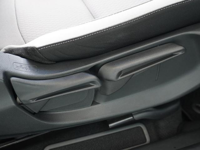 フィット ｅ：ＨＥＶクロスター　ワンオーナー　９インチナビ　バックカメラ　ドラレコ　ＥＴＣ　アダプティブクルーズコントロール　Ｂｌｕｅｔｏｏｔｈ　ＵＳＢ入力端子　ＬＥＤヘッドライト　衝突被害軽減ブレーキ　純正アルミホイール　禁煙車（42枚目）