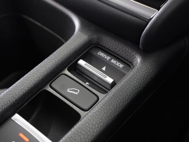 ヴェゼル e:HEVZ 2年保証ナビRカメETCクルコンBT地デジLED 渋滞追従クルーズ Bluetooth デイライト オートハイビーム ヒルダウンアシスト シートヒーター 障害物センサー ワイヤレス充電器 スペアキー(11枚目)