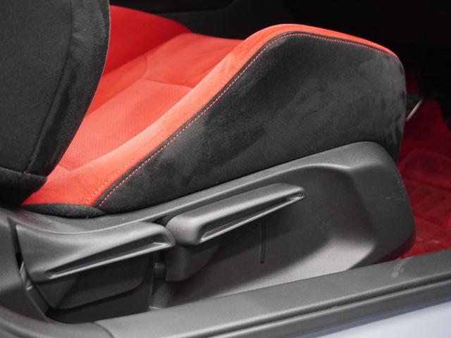 シビック タイプR 2年保証6速MTナビRカメETCクルコンBT地デジ アダプティブクルーズコントロール Bluetooth ブラインドスポット 後退出庫サポート デイライト 本革巻きハンドル オートハイビーム(40枚目)