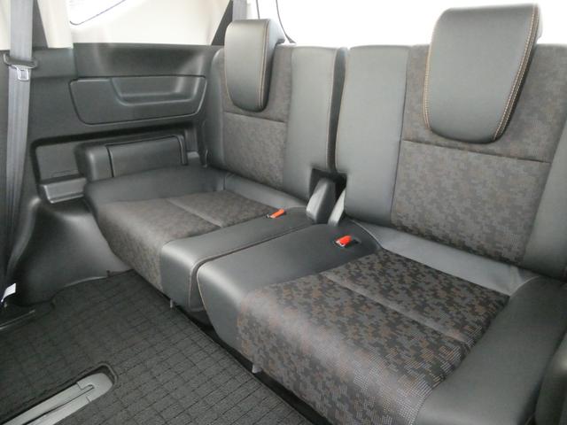 フリード クロスター　４ＷＤ　ワンオーナー　９インチナビ　バックカメラ　ＥＴＣ　アダプティブクルーズコントロール　両側電動スライドドア　シートヒーター　Ｂｌｕｅｔｏｏｔｈ　ＬＥＤヘッドライト　衝突被害軽減ブレーキ　禁煙車（10枚目）