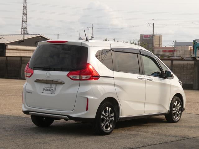 フリード クロスター　４ＷＤ　ワンオーナー　９インチナビ　バックカメラ　ＥＴＣ　アダプティブクルーズコントロール　両側電動スライドドア　シートヒーター　Ｂｌｕｅｔｏｏｔｈ　ＬＥＤヘッドライト　衝突被害軽減ブレーキ　禁煙車（14枚目）