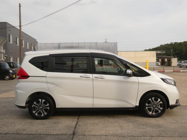 フリード クロスター　４ＷＤ　ワンオーナー　９インチナビ　バックカメラ　ＥＴＣ　アダプティブクルーズコントロール　両側電動スライドドア　シートヒーター　Ｂｌｕｅｔｏｏｔｈ　ＬＥＤヘッドライト　衝突被害軽減ブレーキ　禁煙車（27枚目）