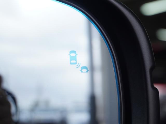 オデッセイハイブリッド ｅ：ＨＥＶアブソルート・ＥＸ　ワンオーナー　１０インチナビ　全周囲カメラ　ドラレコ　ＥＴＣ２．０　アダプティブクルーズコントロール　両側電動スライドドア　シートヒーター　オットマン　ジェスチャーコントロールパワースライドドア（20枚目）