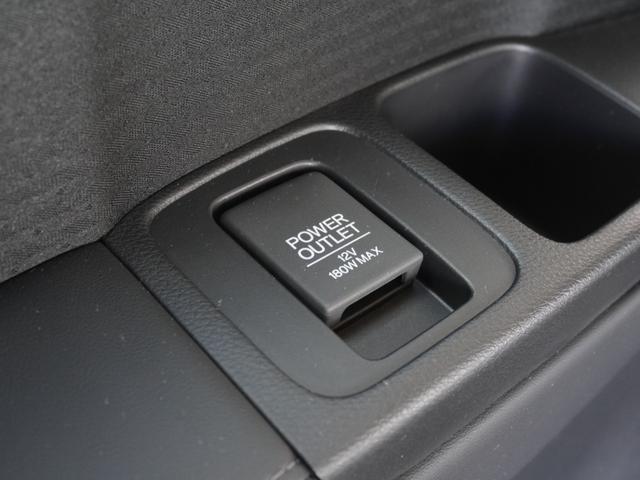 オデッセイハイブリッド ｅ：ＨＥＶアブソルート・ＥＸ　ワンオーナー　１０インチナビ　全周囲カメラ　ドラレコ　ＥＴＣ２．０　アダプティブクルーズコントロール　両側電動スライドドア　シートヒーター　オットマン　ジェスチャーコントロールパワースライドドア（40枚目）