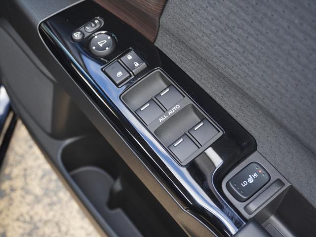 オデッセイハイブリッド ｅ：ＨＥＶアブソルート・ＥＸ　ワンオーナー　１０インチナビ　全周囲カメラ　ドラレコ　ＥＴＣ２．０　アダプティブクルーズコントロール　両側電動スライドドア　シートヒーター　オットマン　ジェスチャーコントロールパワースライドドア（45枚目）