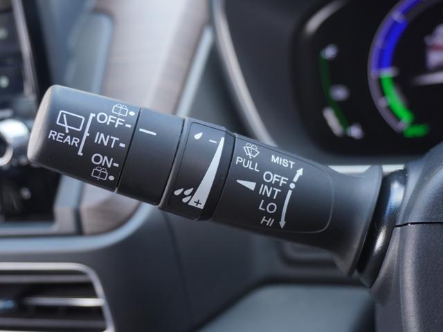 オデッセイハイブリッド ｅ：ＨＥＶアブソルート・ＥＸ　ワンオーナー　１０インチナビ　全周囲カメラ　ドラレコ　ＥＴＣ２．０　アダプティブクルーズコントロール　両側電動スライドドア　シートヒーター　オットマン　ジェスチャーコントロールパワースライドドア（52枚目）