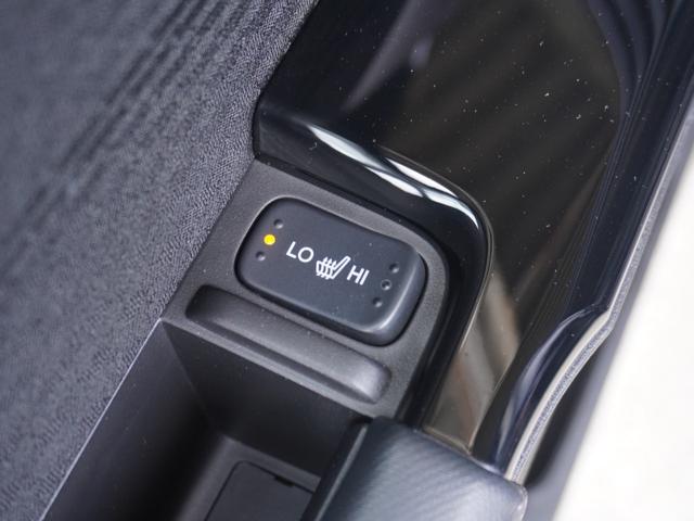 オデッセイハイブリッド ｅ：ＨＥＶアブソルート・ＥＸ　ワンオーナー　１０インチナビ　全周囲カメラ　ドラレコ　ＥＴＣ２．０　アダプティブクルーズコントロール　両側電動スライドドア　シートヒーター　オットマン　ジェスチャーコントロールパワースライドドア（71枚目）