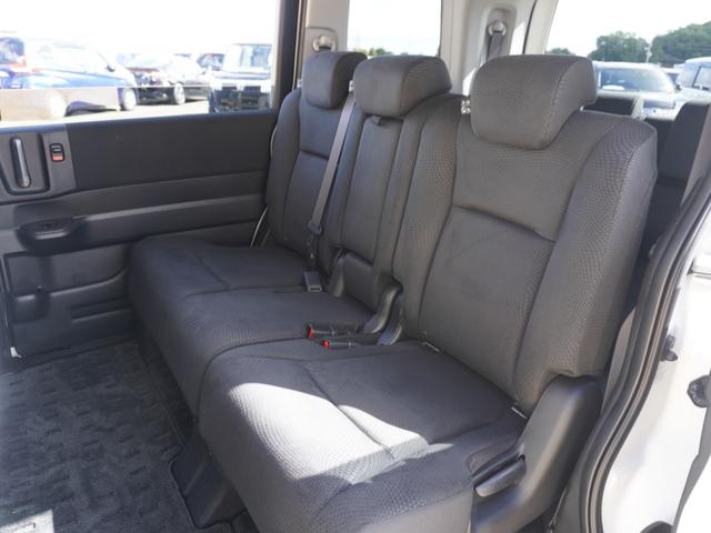 ステップワゴンスパーダ Ｓ　ワンオーナー　９インチナビ　バックカメラ　片側電動スライドドア　ＥＴＣ　クルーズコントロール　シートヒーター　Ｂｌｕｅｔｏｏｔｈ　フルセグ　ディスチャージドランプ　横滑り防止装置　純正アルミホイール（9枚目）