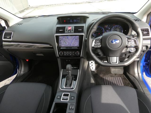 ◆視界広々で非常に運転しやすくロングドライブでも疲れを感じさせないすっきりとまとまったインパネ周りです。