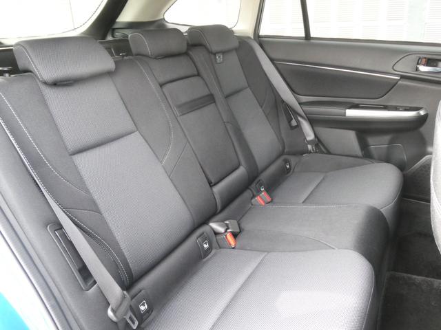 ◆ゆったり座れる大型で上質なシート。ゆとりのサイズと十分な厚みで豊かな座り心地を生み、ロングドライブでも疲れにくいシートです。