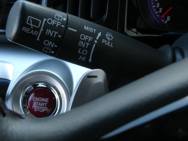 ◆パドルシフト装備◆オートマチック車でもミッション車のようなフィーリングを楽しめます。エンジンブレーキを使いたい時に役立ちます。