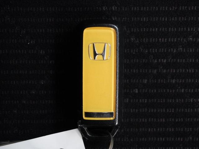 N-ONE ツアラー・Lパッケージ 1年保証ナビ(VXM-128VSXi)RカメETCクルコンDVDワンセグ パドルシフト サイド/サイドカーテンエアバッグ 横滑り防止装置 オートライト シートアジャスター 15インチ純正アルミホイール(16枚目)