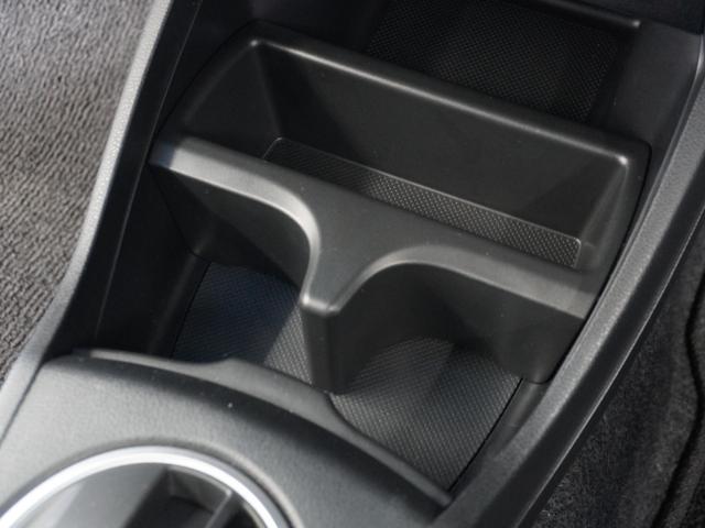 フィットハイブリッド ハイブリッド・10thアニバーサリー 1年保証ナビRカメETCクルコンDVD再生HID フルセグTV スマートキー スペアキー有 CD/DVD再生 アイドリングストップ 盗難防止装置 チップアップシート(33枚目)