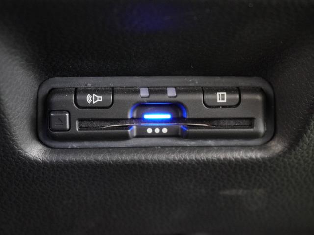 フィット e:HEVホーム20周年特別仕様車カーサ 2年保証ナビDレコRカメETCクルコンBT地デジ 渋滞追従クルーズ 障害物センサー シートヒーター オートハイビーム Bluetooth フルセグTV 16インチ純正アルミホイール(6枚目)