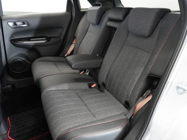 フィット e:HEVホーム20周年特別仕様車カーサ 2年保証ナビDレコRカメETCクルコンBT地デジ 渋滞追従クルーズ 障害物センサー シートヒーター オートハイビーム Bluetooth フルセグTV 16インチ純正アルミホイール(26枚目)